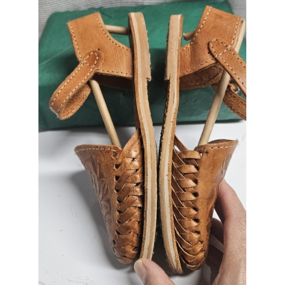 ARTESANIAS SILVA mexican handmade embossed floral dark‎ tan sandals girl Sz 1.5 - Picture 4 of 7